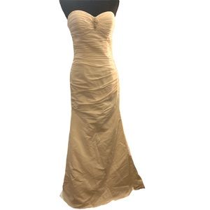 Strapless wedding dress